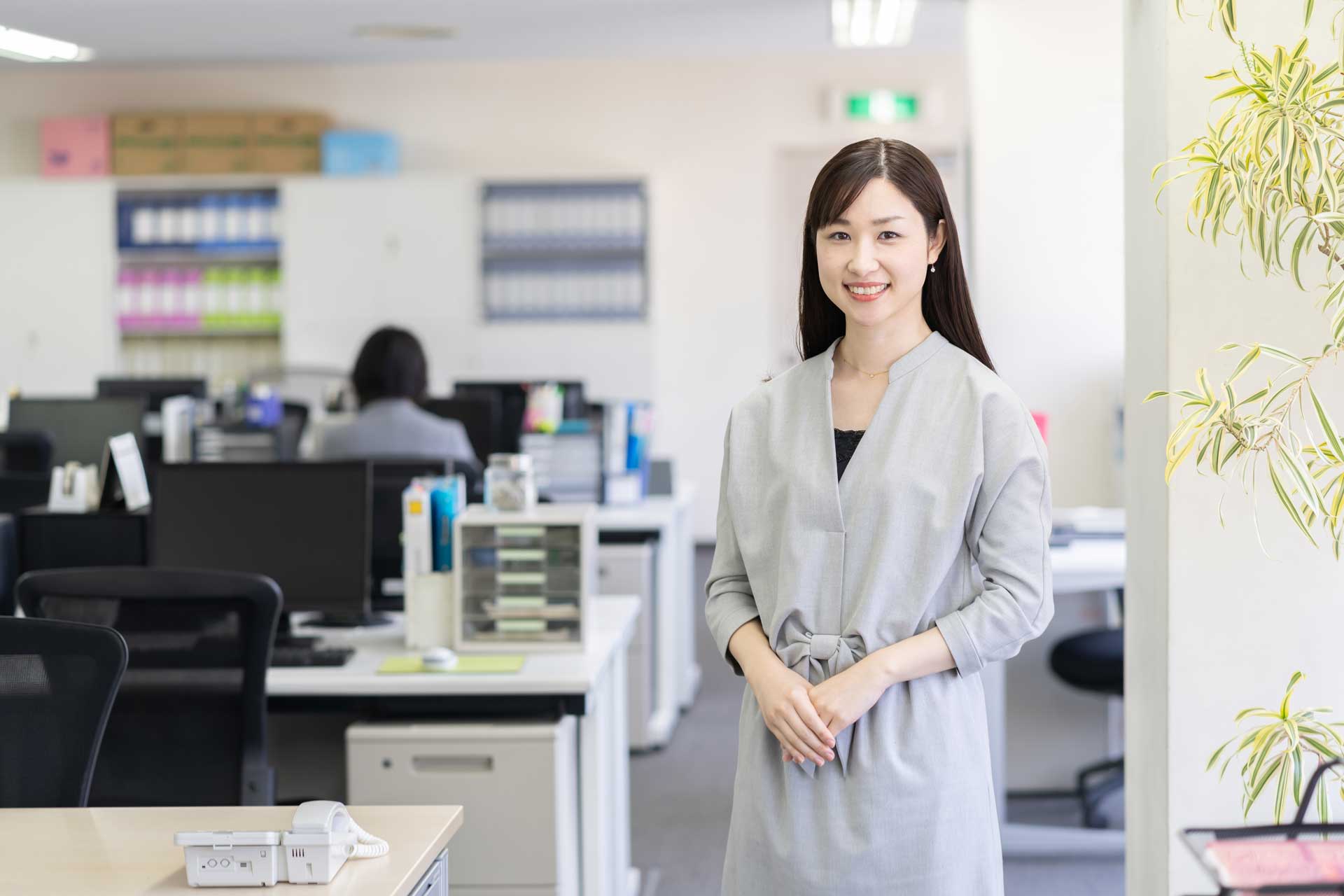 officeの女性の画像